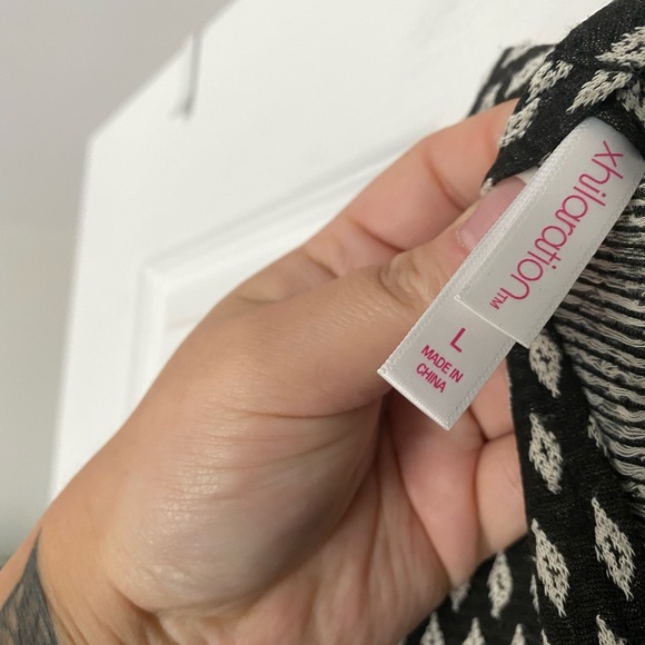 Black & White Dress - Picture 4 of 4